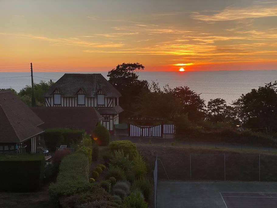 Appart Lumineux Avec Vue Sur Mer A 180 Degres Apartman Trouville-sur-Mer Kültér fotó